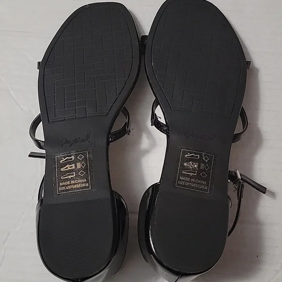 Qupid Black Strappy Sandals Size 7 Like New - Picture 8 of 9